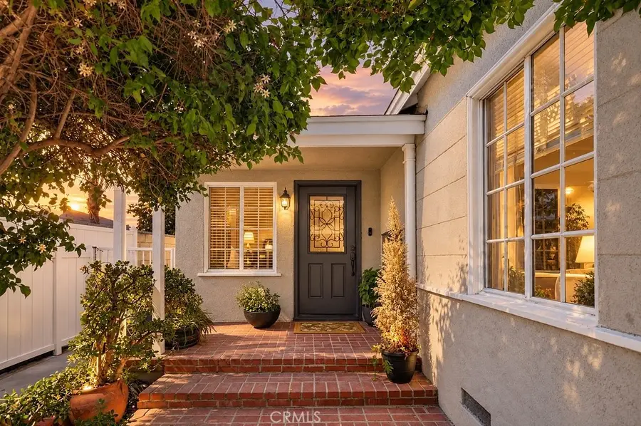 5711 Geyser Avenue, Tarzana, CA 91356 - #2