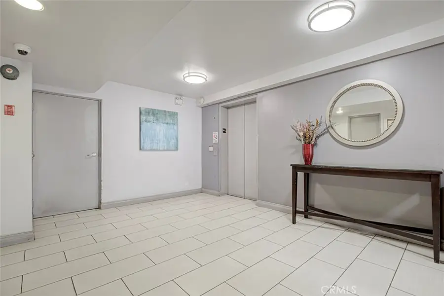 1037 N Vista, Los Angeles, CA 90046 - #3