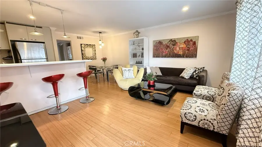 957 S Gramercy #203, Los Angeles, CA 90019 - #2