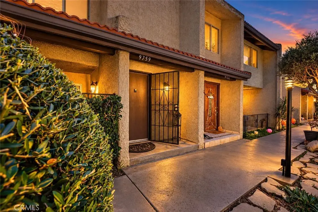 9759 Via Roma, Burbank, CA 91504 - #1