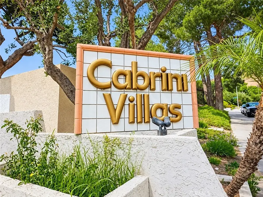 9759 Via Roma, Burbank, CA 91504 - #2