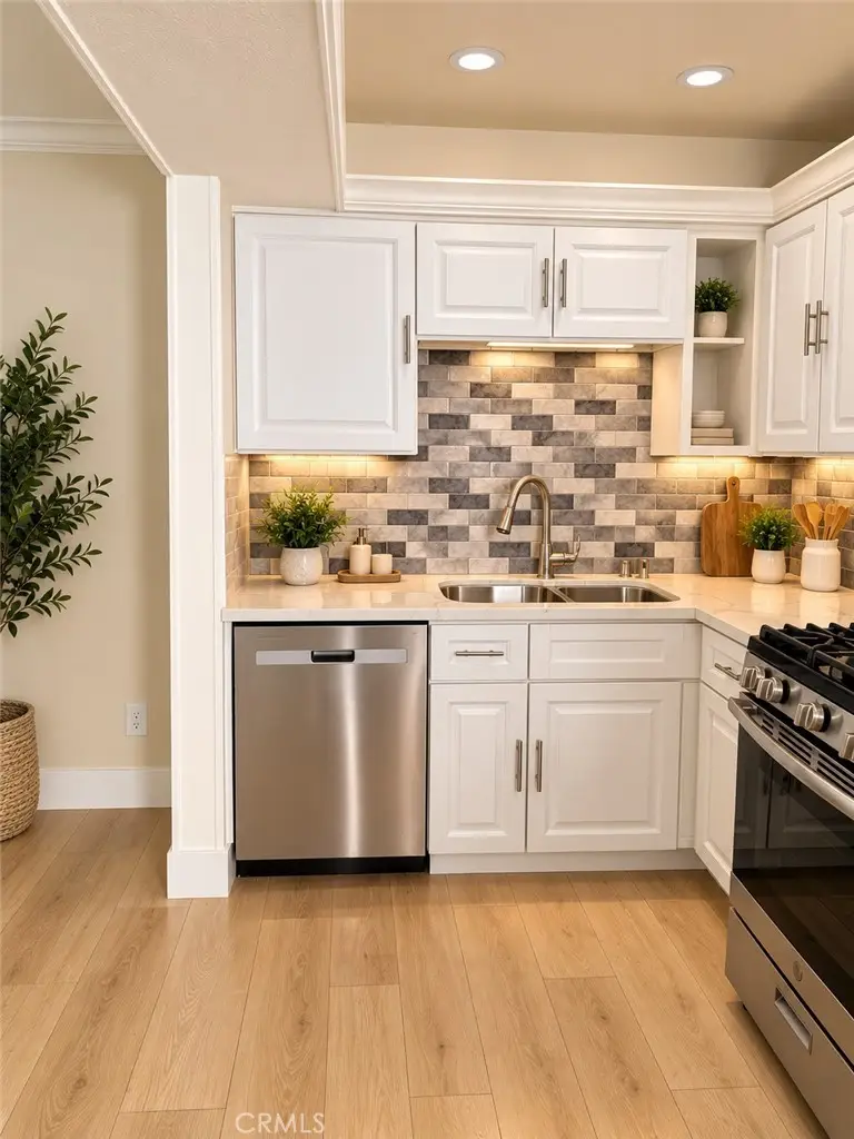 5325 Newcastle Avenue #101, Encino, CA 91316 - #3