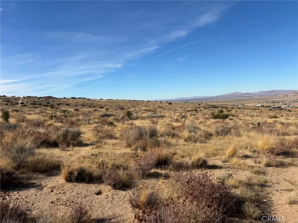 21 Luna Mountain Road, Apple Valley, CA 92308 - #1