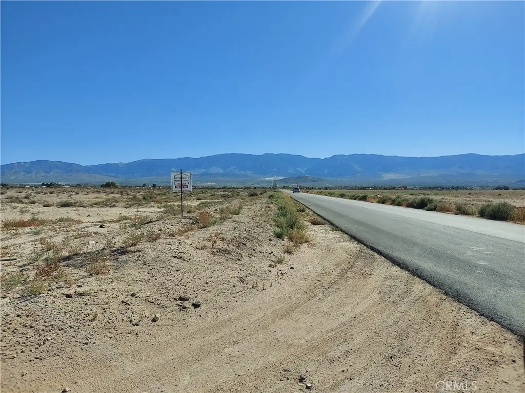 0 Locust Parcel #0450-024-01 Avenue, Lucerne Valley, CA 92356 - #1