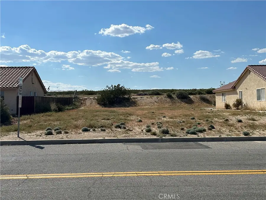 27086 Silver Lakes Pkwy, Helendale, CA 92342 - Image #2