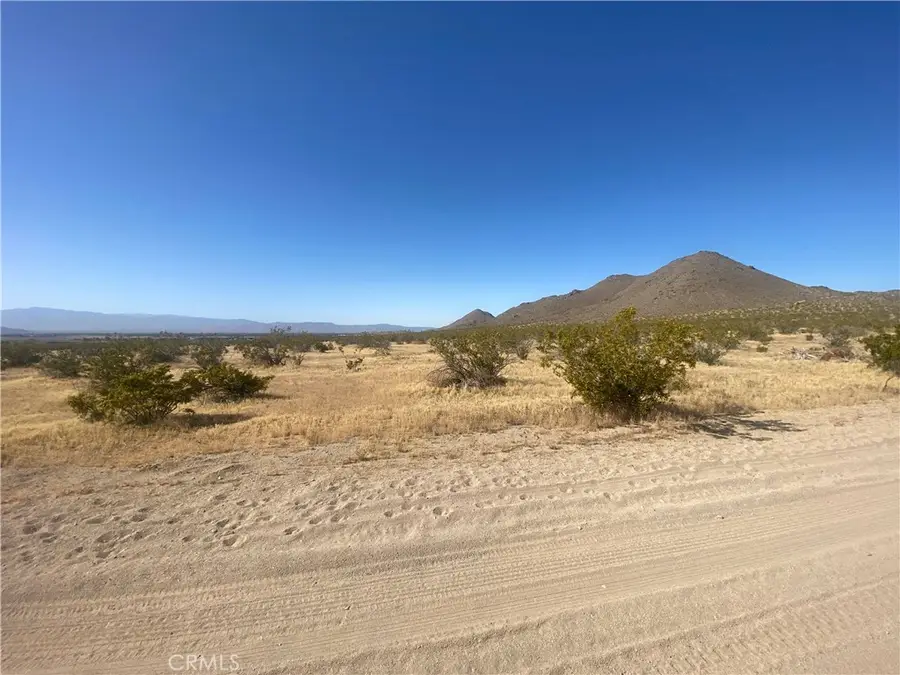 1 Falchion Road, Apple Valley, CA 92307 - #3
