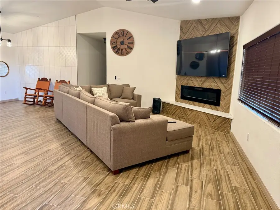 7164 Kingsley Avenue, Hesperia, CA 92345 - #2