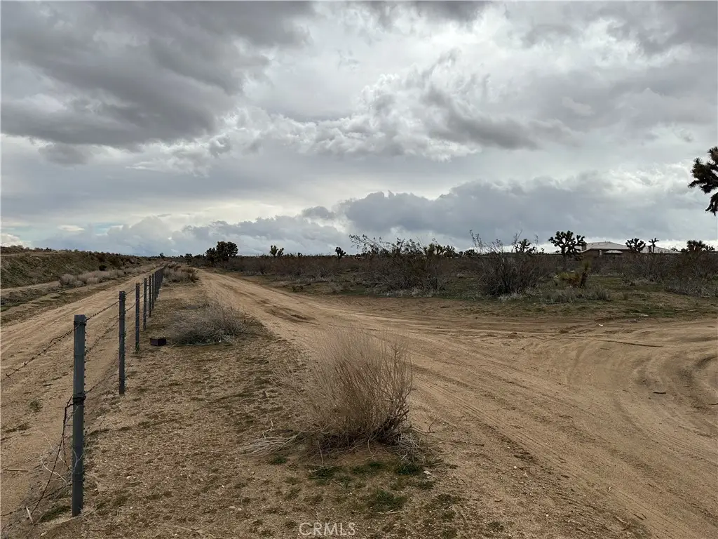 17 Smith, Phelan, CA 92371 - #1