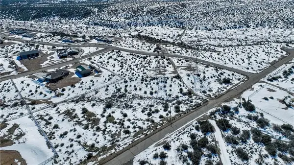7877 Capelin Road, Phelan, CA 92371