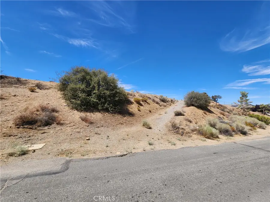 8340 Highland Court, Oak Hills, CA 92344 - Image #2