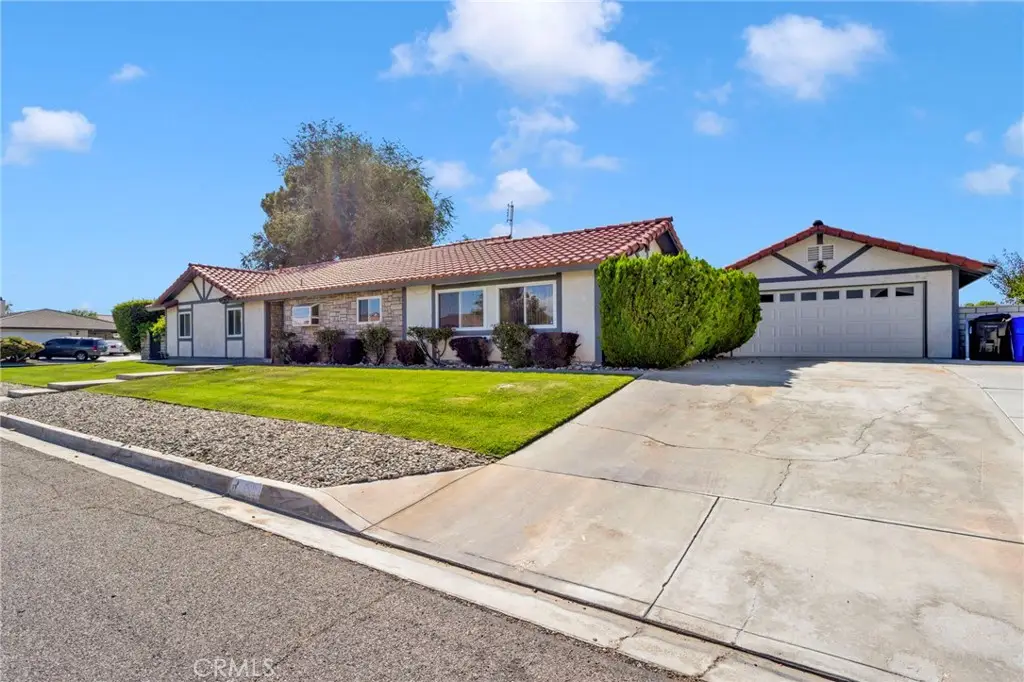 26600 Corona Drive, Helendale, CA 92342 - #1