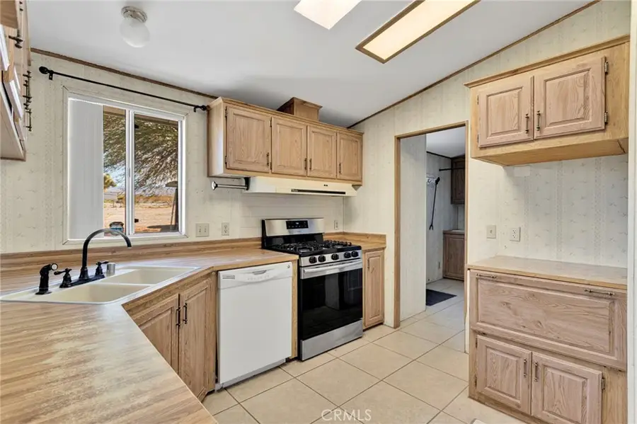 11579 Amarillo Road, Phelan, CA 92371 - #3