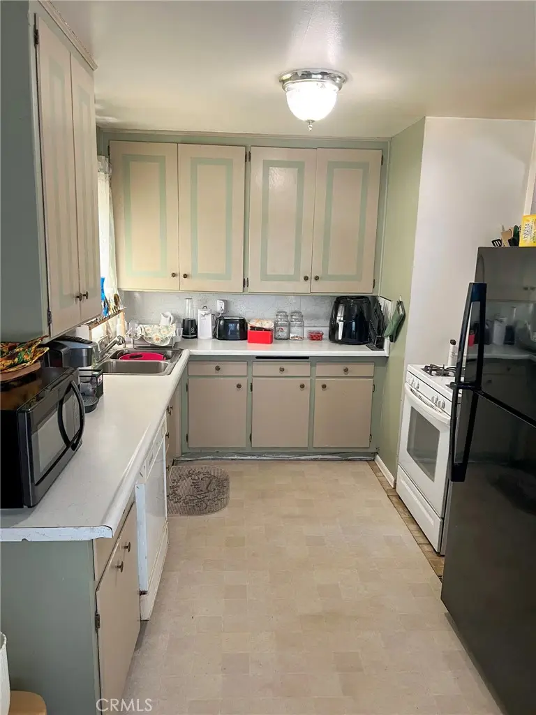 840 E Virginia Way, Barstow, CA 92311 - Image #2