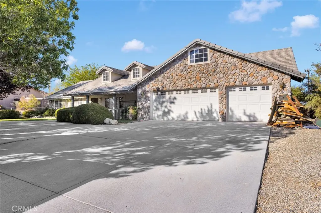 15590 Myalon, Apple Valley, CA 92307 - #1