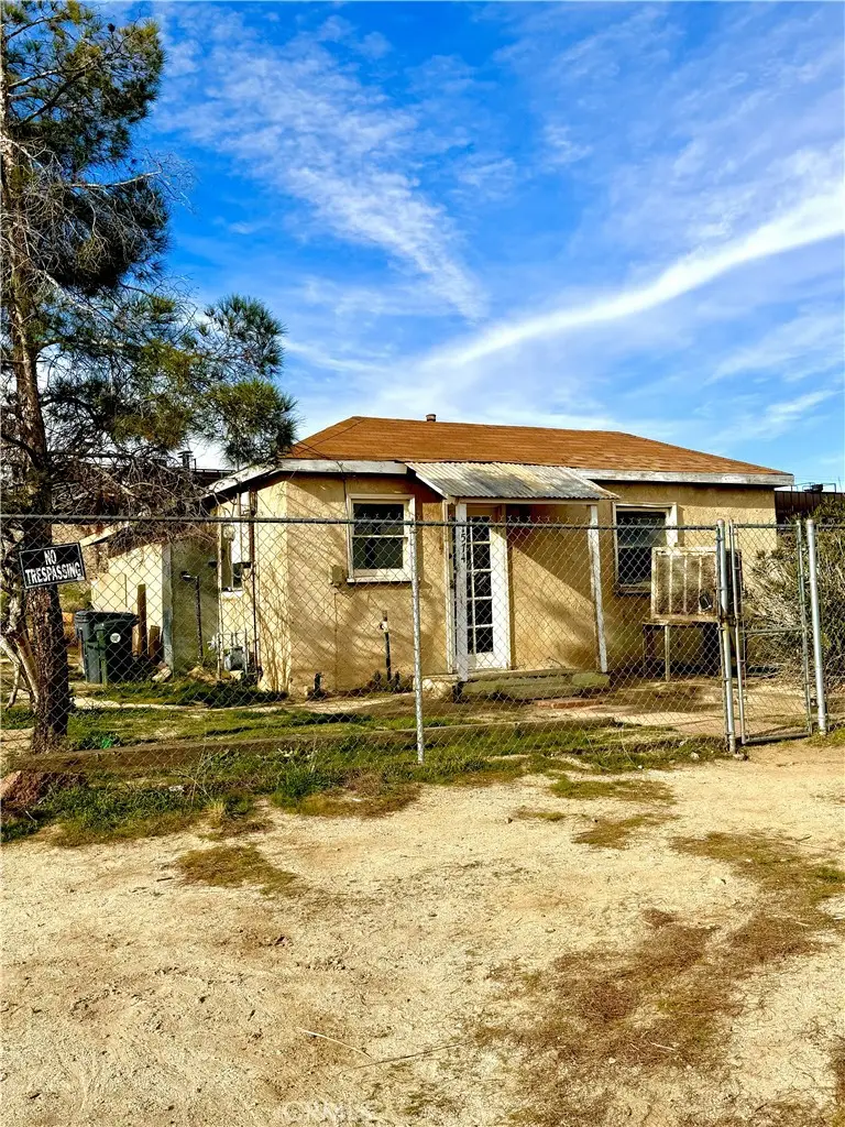 1574 Riverside, Barstow, CA 92311 - #1