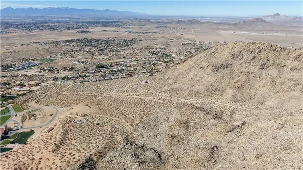 23545 Valley Crest, Apple Valley, CA 92307