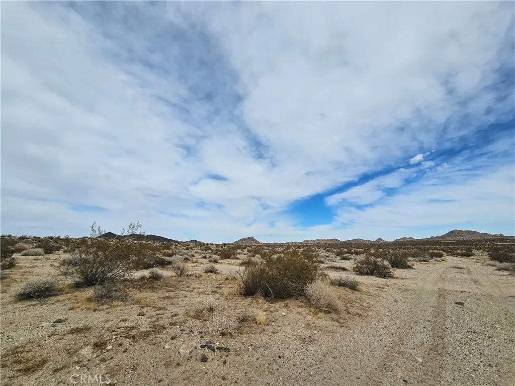 402 Rose Ln., Lucerne Valley, CA 92356 - #1