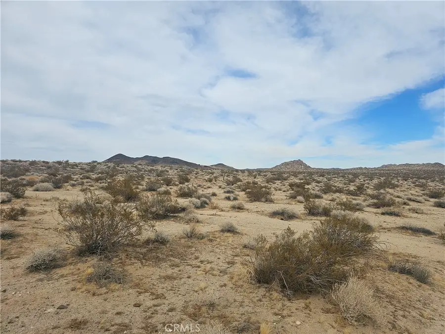 402 Rose Ln., Lucerne Valley, CA 92356 - #2