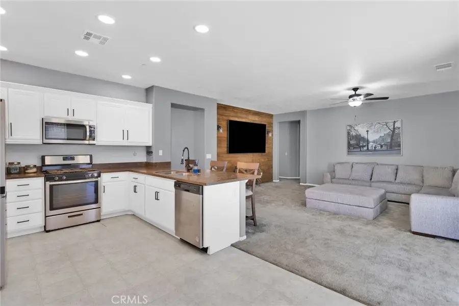 13242 W Mesa Way, Victorville, CA 92395 - #2