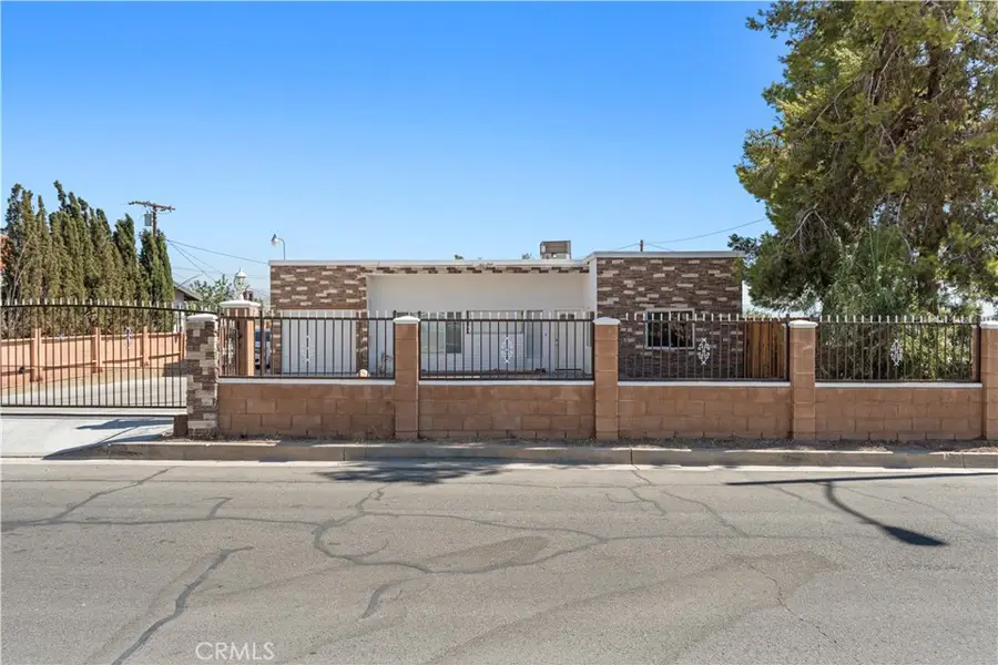 23859 South Road, Apple Valley, CA 92307 - #3