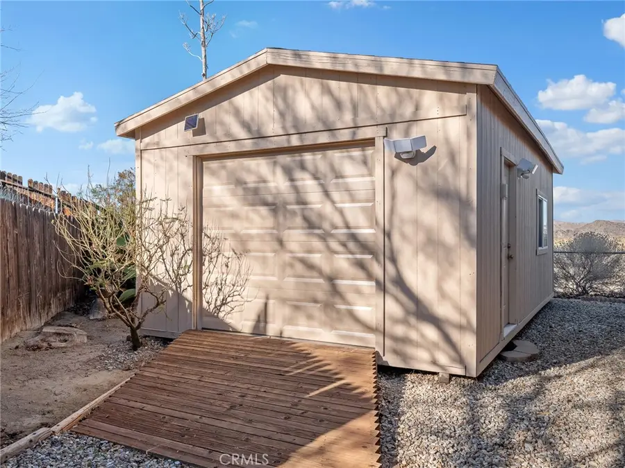 14483 Camrose Court, Victorville, CA 92395 - Image #2