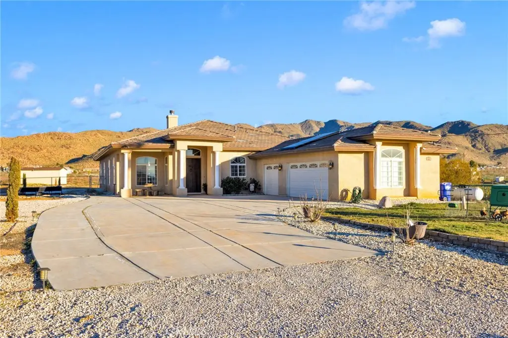 15485 Barker, Apple Valley, CA 92307 - #1