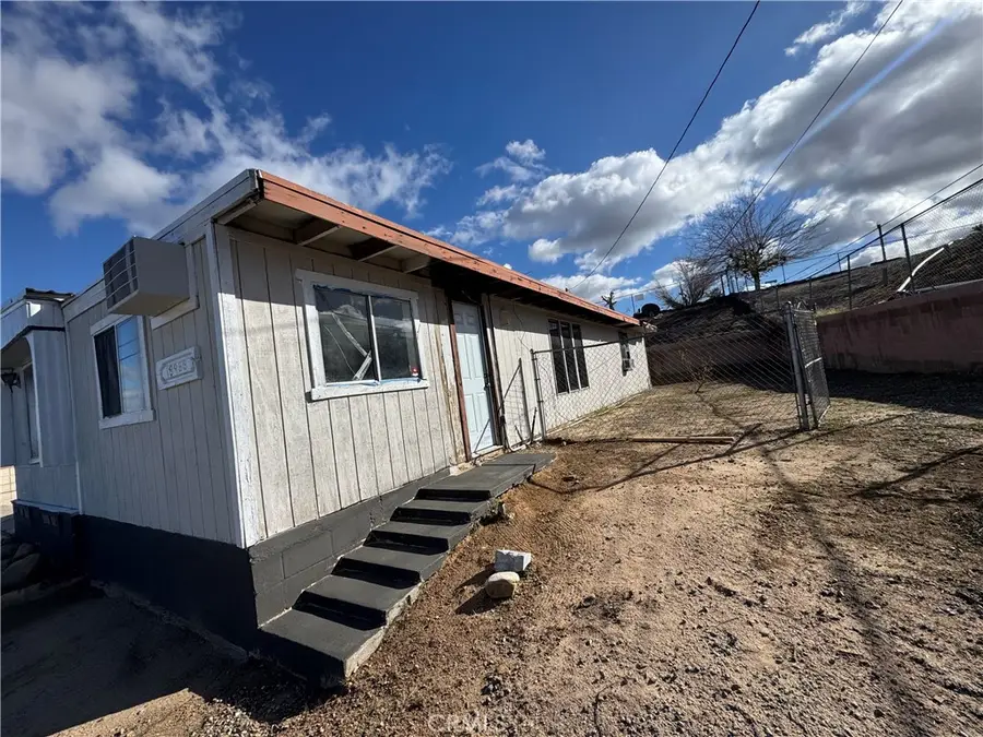 18966 Monterey, Hesperia, CA 92345 - Image #2