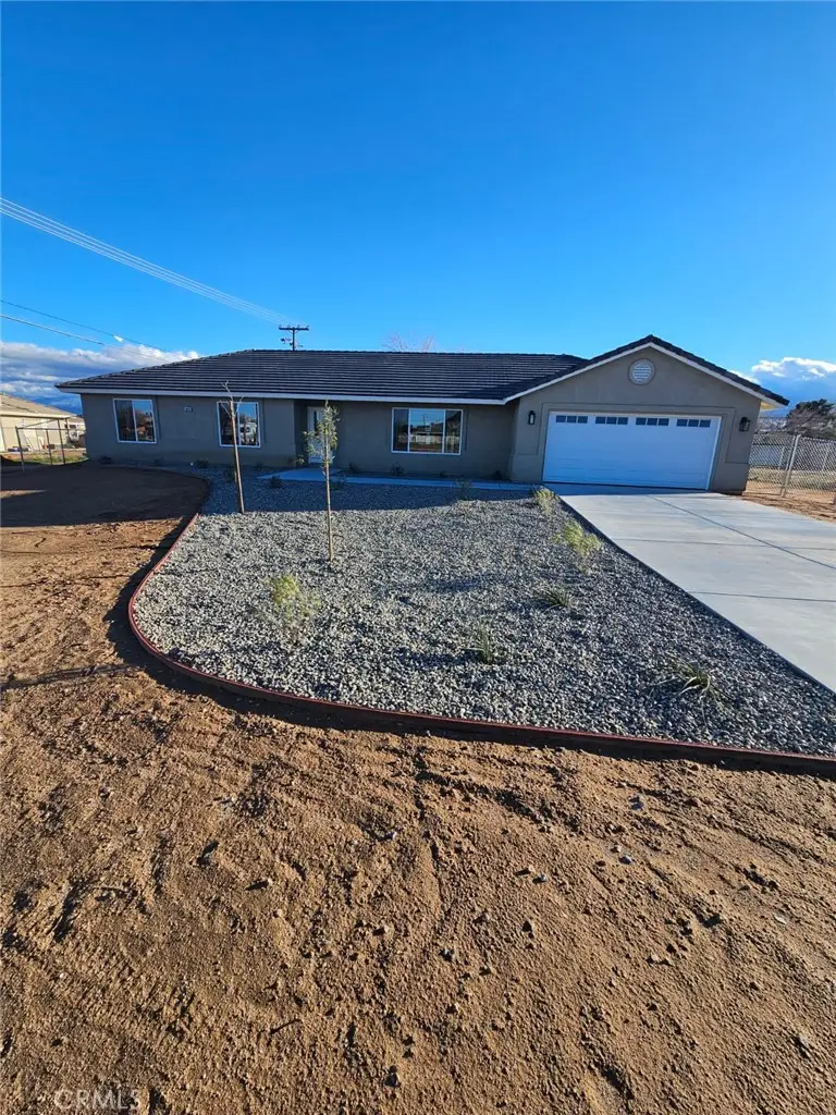 20495 Zuni Road, Apple Valley, CA 92307 - #1