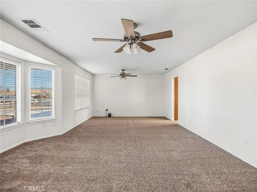 9550 Riggins, Phelan, CA 92371 - #3