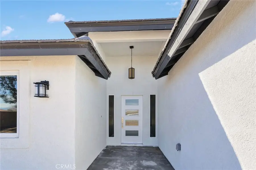 10704 11th Ave., Hesperia, CA 92345 - #3