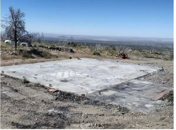 28401 263rd St E, Llano, CA 93544