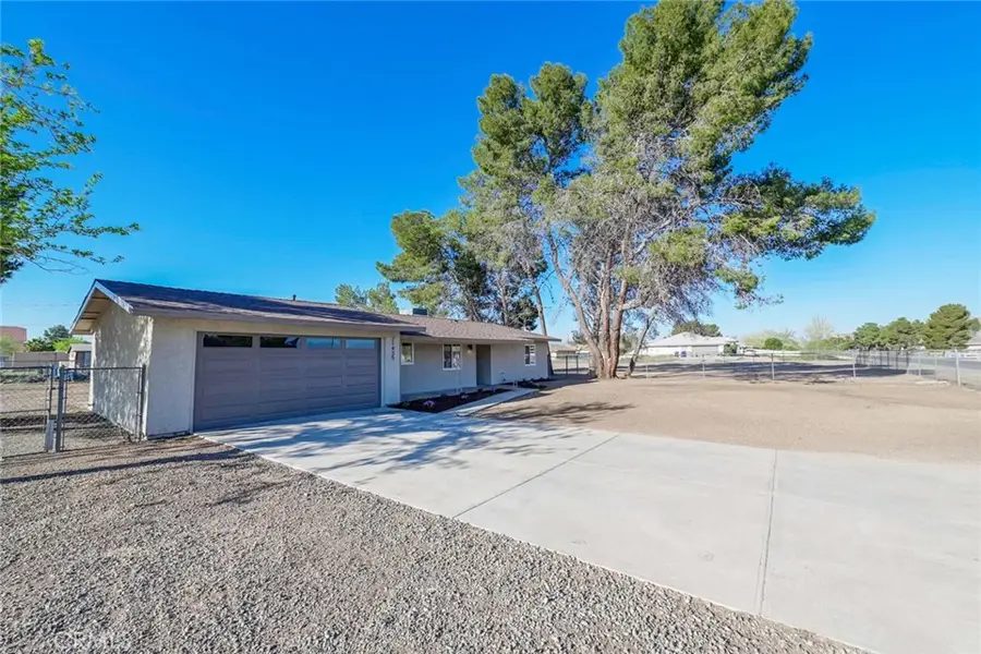 21435 Zuni Road, Apple Valley, CA 92307 - #2