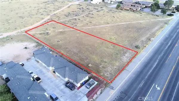 11 Navajo Road, Apple Valley, CA 92308