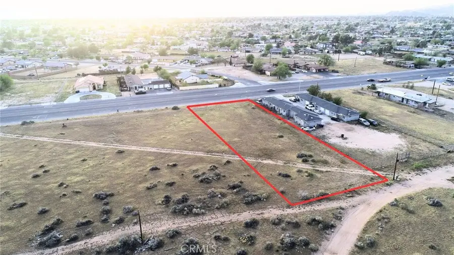 11 Navajo Road, Apple Valley, CA 92308 - #2