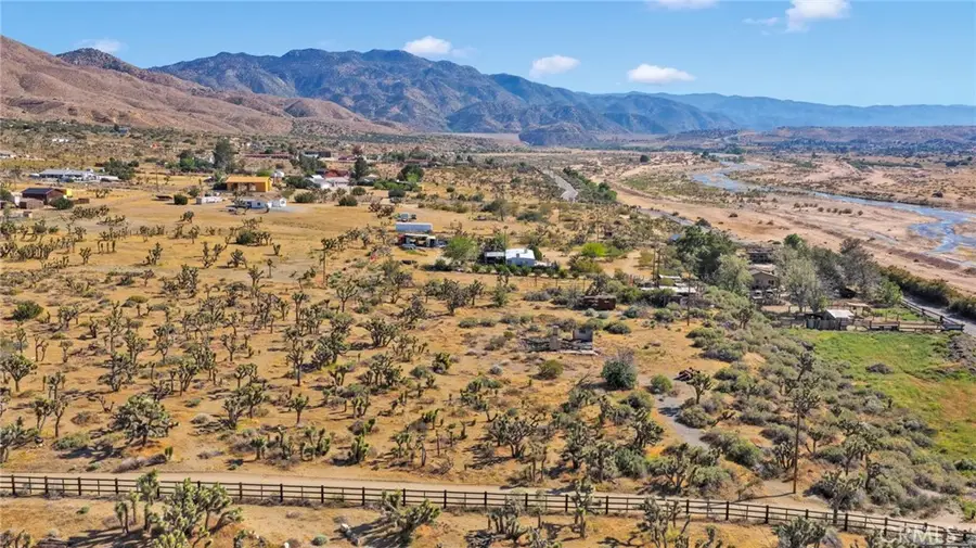 1 Lamprey Road, Apple Valley, CA 92308 - #3