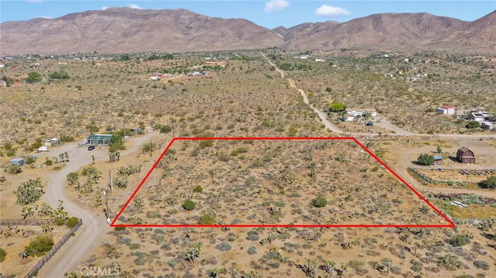 3 Lamprey Road, Apple Valley, CA 92308 - #1