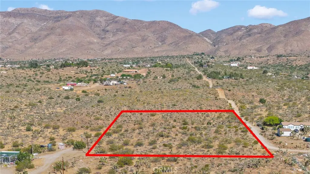 4 Lamprey Road, Apple Valley, CA 92308 - #1