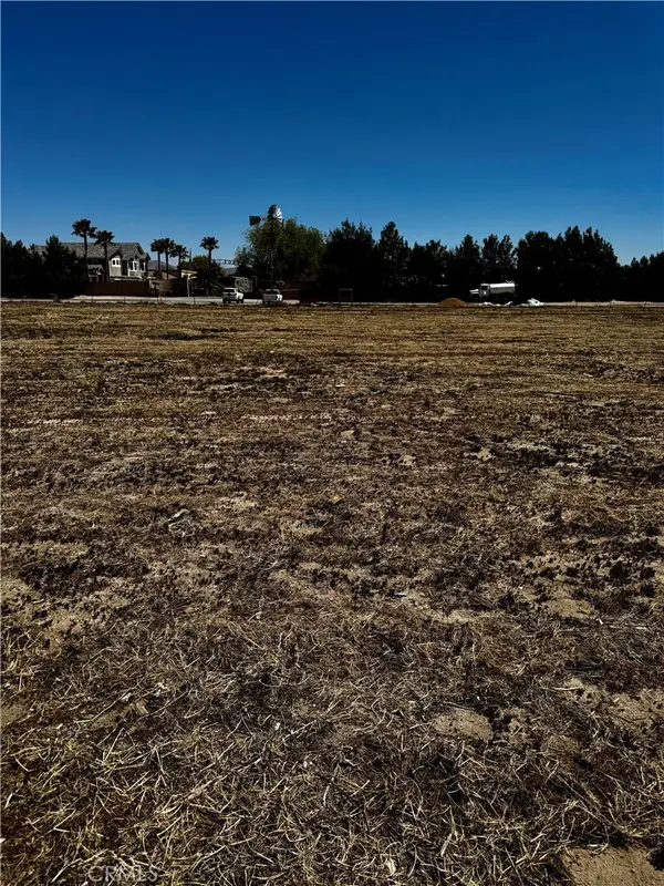 1 Clearview Drive, Apple Valley, CA 92308
