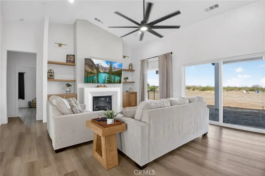 4084 Chevoit, Phelan, CA 92371 - #3