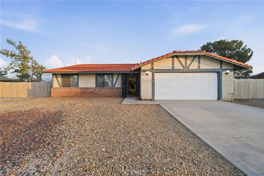 21185 Wren Street, Apple Valley, CA 92308 - #2