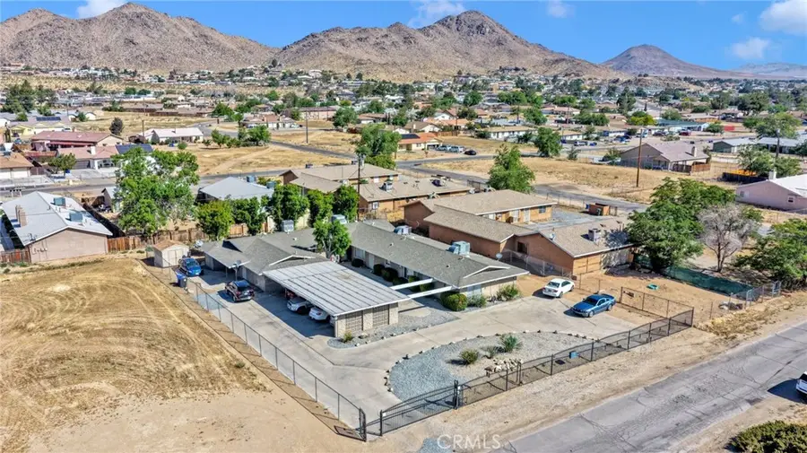 15400 Kiamichi Road, Apple Valley, CA 92307 - #2