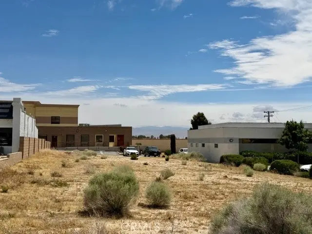 16083 Kamana, Apple Valley, CA 92307 - #2
