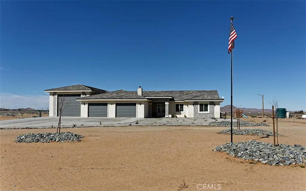 23280 Ramona Avenue, Apple Valley, CA 92307 - #1
