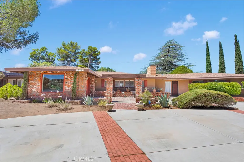 19955 Chickasaw Road, Apple Valley, CA 92307 - #1