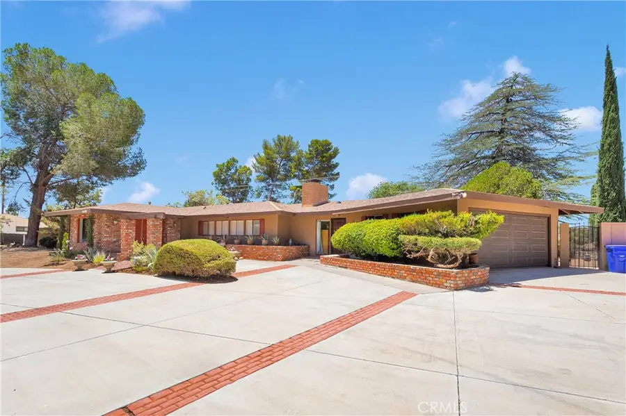 19955 Chickasaw Road, Apple Valley, CA 92307 - #2