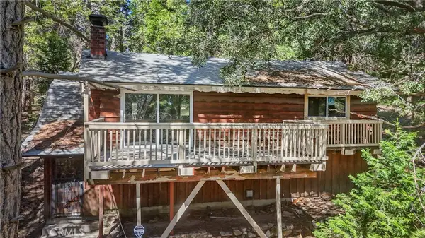 1155 Chateau Dr, Crestline, CA 92325