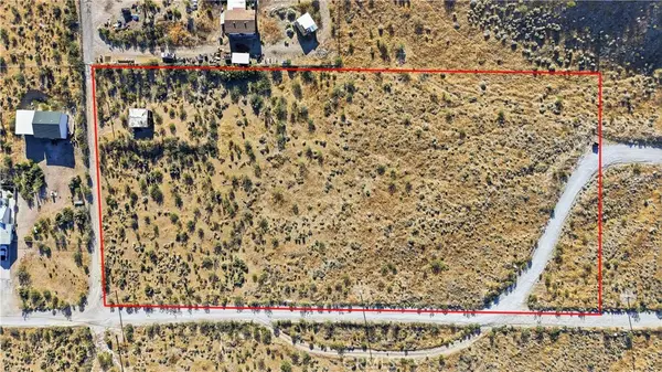 8255 Kiowa Road, Apple Valley, CA 92308