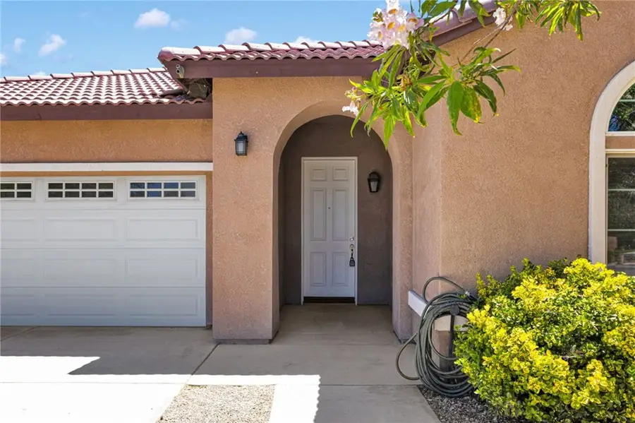 13437 Earl, Victorville, CA 92395 - #2
