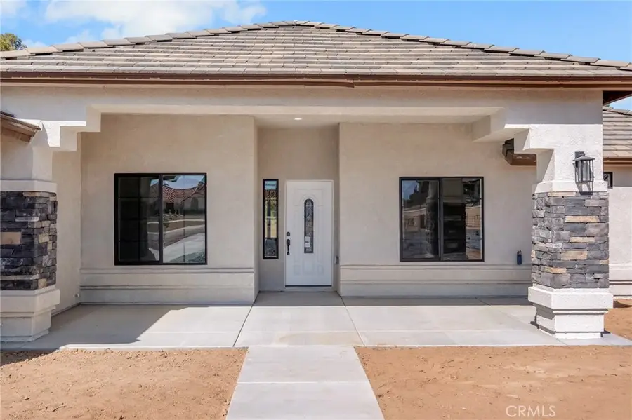 15155 Pocahantas Street, Apple Valley, CA 92307 - #2