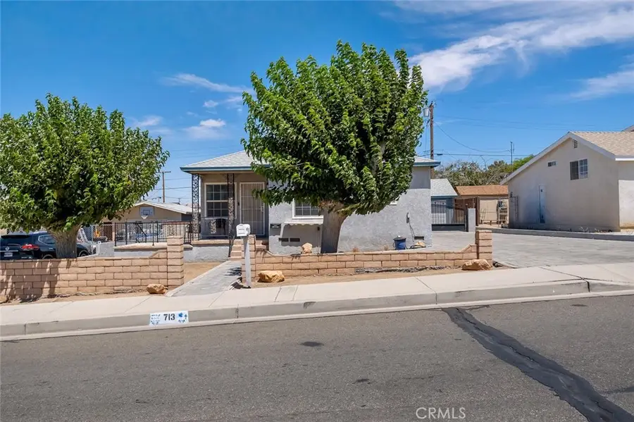 713 Mount Vernon, Barstow, CA 92311 - #2